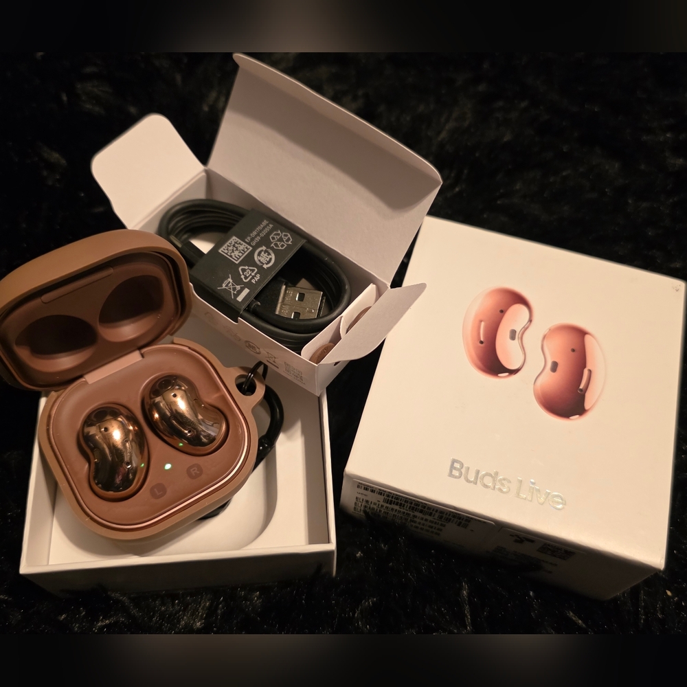 Samsung Earbuds in Metallic Rose with Accessories